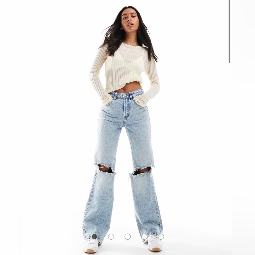 Stradivarius Wide Leg Dad Jeans with Rips in Medium Blue